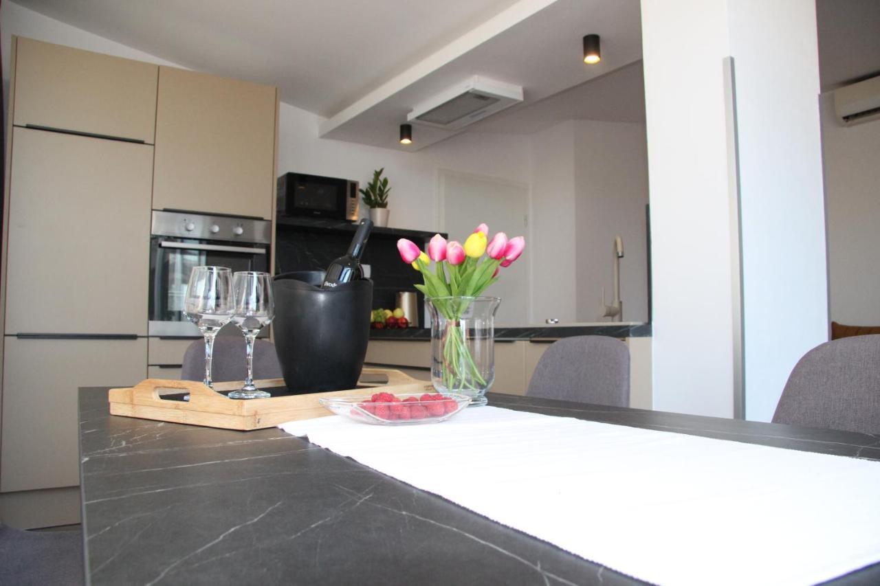Apartment Da Vita Ровин Екстериор снимка