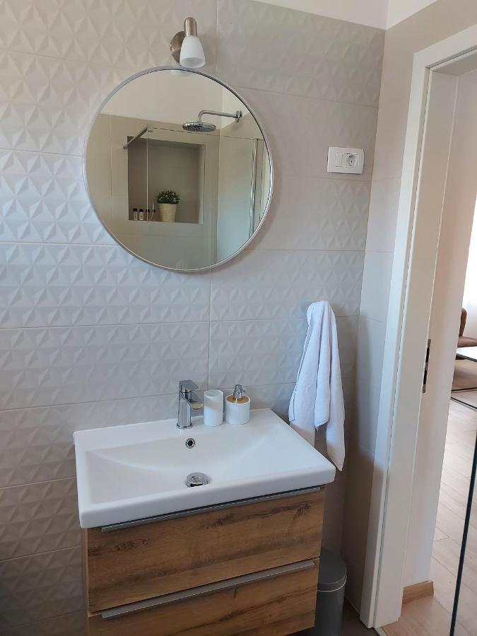 Apartment Da Vita Ровин Екстериор снимка